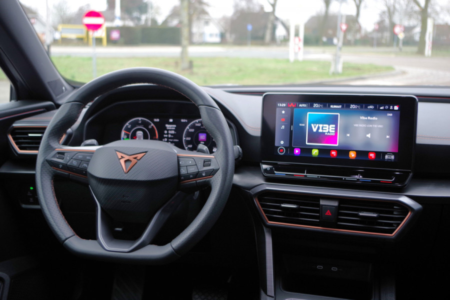 CUPRA Formentor 1.4 e-Hybrid 204 PK Adrenaline PHEV, Adap. Cruise Control, Kuipstoelen, Memory, Beatsaudio