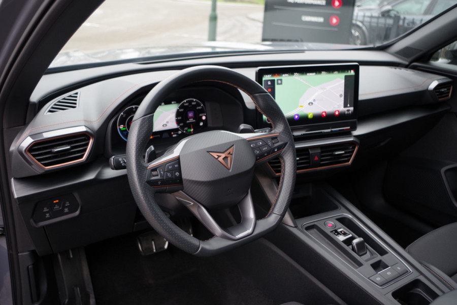 CUPRA Formentor 1.4 e-Hybrid 204 PK BNS PHEV, Panoramadak, Adap. Cruise Control, 360 Camera, Matrix-LED, Memory