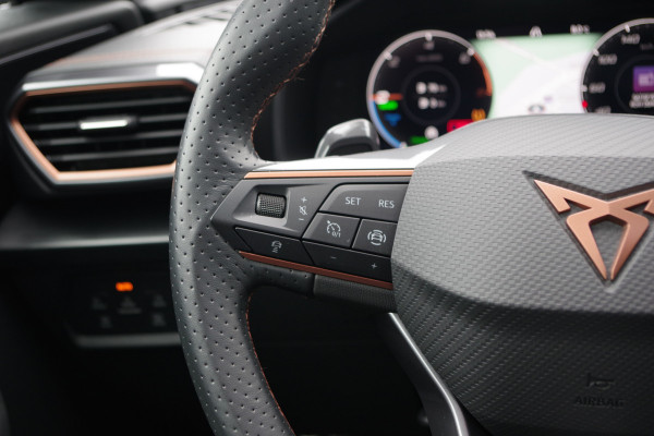 CUPRA Formentor 1.4 e-Hybrid 204 PK BNS PHEV, Panoramadak, Adap. Cruise Control, 360 Camera, Matrix-LED, Memory