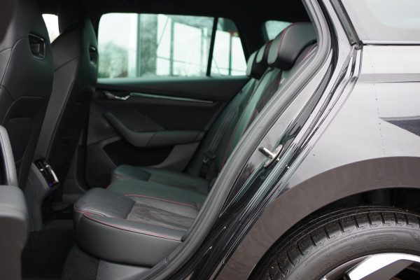 Škoda Octavia Combi 1.4 TSI 245 PK RS iV PHEV BNS, Adap. Cruise Control, Head-Up, 4X Stoelverwarming, Memory, Camera