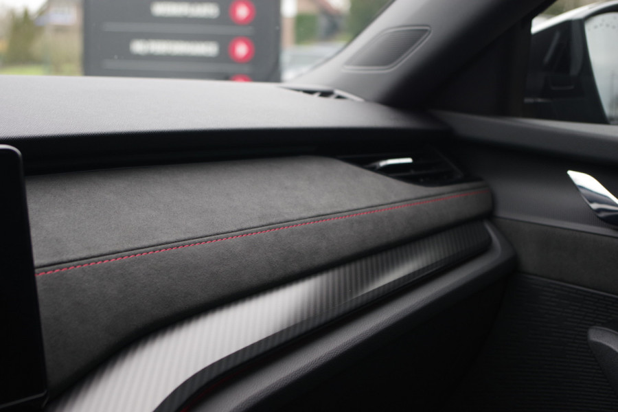 Škoda Octavia Combi 1.4 TSI 245 PK RS iV PHEV BNS, Adap. Cruise Control, Head-Up, 4X Stoelverwarming, Memory, Camera