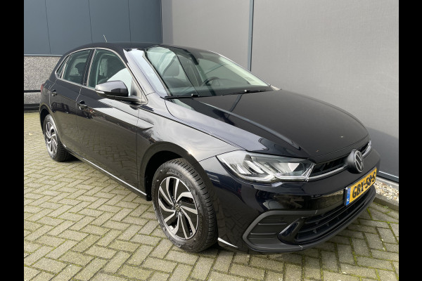 Volkswagen Polo 1.0 TSI Life Airco- Apple carplay - Cruise control - Navigatie - Parkeersensoren - Licht metalen velgen 15 inch - Bluetooth - Led verlichting - Radio - Elektrische ramen - Start/stop systeem - Stuur leder