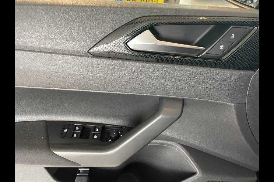 Volkswagen Polo 1.0 TSI Life Airco- Apple carplay - Cruise control - Navigatie - Parkeersensoren - Licht metalen velgen 15 inch - Bluetooth - Led verlichting - Radio - Elektrische ramen - Start/stop systeem - Stuur leder