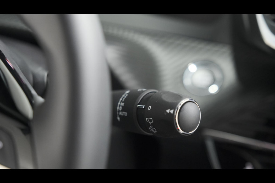 Peugeot 2008 PureTech 130 EAT8 Allure | 360 Camera | Dodehoekdetectie | Stoelverwarming | Apple Carplay