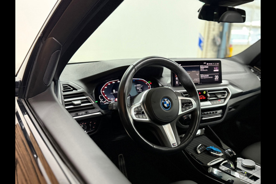 BMW X3 XDrive30e M-Sport | VOL! | Pano | Shadow Line | HuD | 360 | Parkeerassistent-pakket+ | Driving Assistant | Trekhaak |