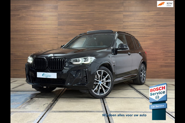 BMW X3 XDrive30e M-Sport | VOL! | Pano | Shadow Line | HuD | 360 | Parkeerassistent-pakket+ | Driving Assistant | Trekhaak |