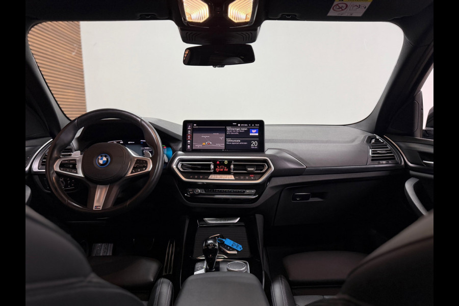 BMW X3 XDrive30e M-Sport | VOL! | Pano | Shadow Line | HuD | 360 | Parkeerassistent-pakket+ | Driving Assistant | Trekhaak |
