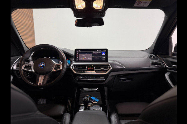 BMW X3 XDrive30e M-Sport | VOL! | Pano | Shadow Line | HuD | 360 | Parkeerassistent-pakket+ | Driving Assistant | Trekhaak |