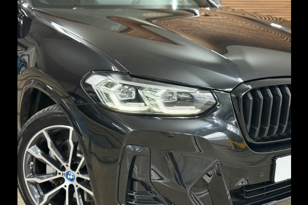BMW X3 XDrive30e M-Sport | VOL! | Pano | Shadow Line | HuD | 360 | Parkeerassistent-pakket+ | Driving Assistant | Trekhaak |