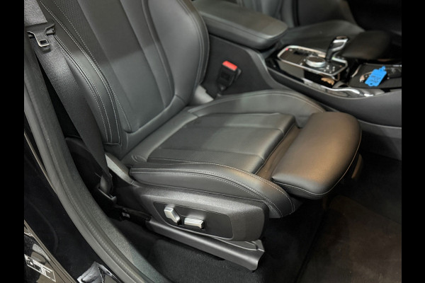 BMW X3 XDrive30e M-Sport | VOL! | Pano | Shadow Line | HuD | 360 | Parkeerassistent-pakket+ | Driving Assistant | Trekhaak |