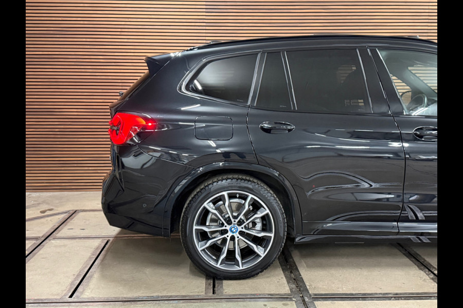 BMW X3 XDrive30e M-Sport | VOL! | Pano | Shadow Line | HuD | 360 | Parkeerassistent-pakket+ | Driving Assistant | Trekhaak |