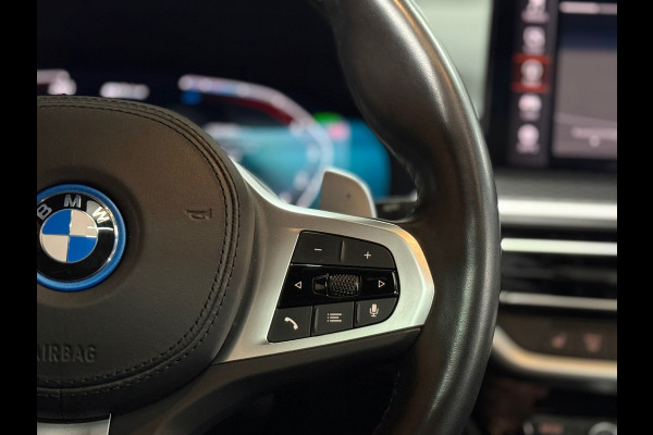 BMW X3 XDrive30e M-Sport | VOL! | Pano | Shadow Line | HuD | 360 | Parkeerassistent-pakket+ | Driving Assistant | Trekhaak |