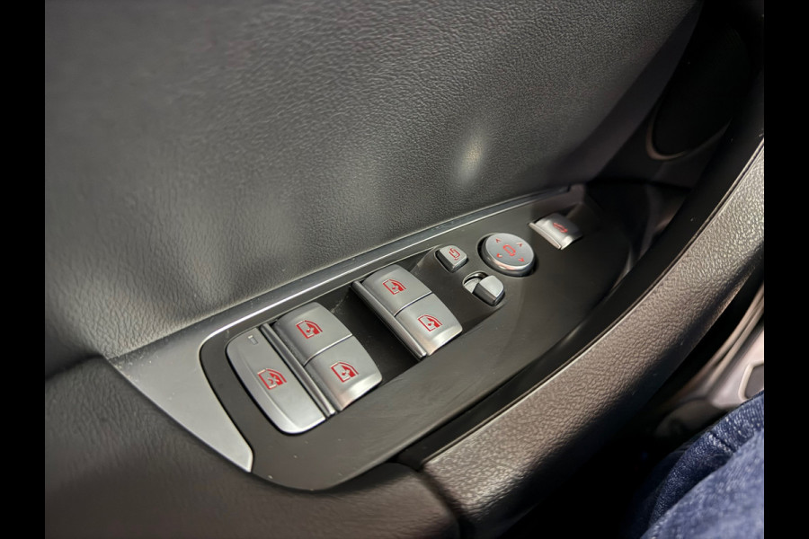 BMW X3 XDrive30e M-Sport | VOL! | Pano | Shadow Line | HuD | 360 | Parkeerassistent-pakket+ | Driving Assistant | Trekhaak |