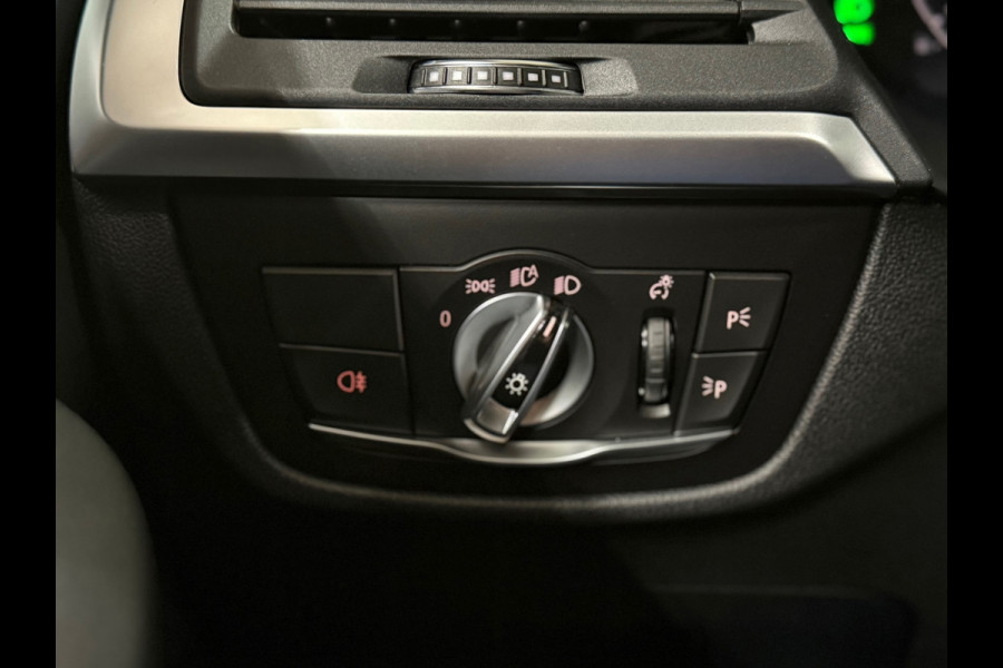 BMW X3 XDrive30e M-Sport | VOL! | Pano | Shadow Line | HuD | 360 | Parkeerassistent-pakket+ | Driving Assistant | Trekhaak |