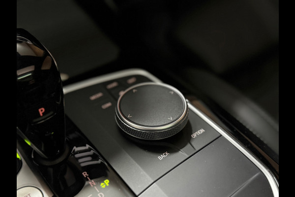 BMW X3 XDrive30e M-Sport | VOL! | Pano | Shadow Line | HuD | 360 | Parkeerassistent-pakket+ | Driving Assistant | Trekhaak |