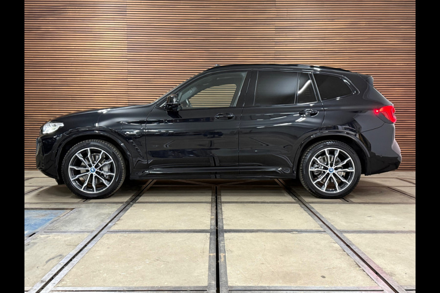BMW X3 XDrive30e M-Sport | VOL! | Pano | Shadow Line | HuD | 360 | Parkeerassistent-pakket+ | Driving Assistant | Trekhaak |