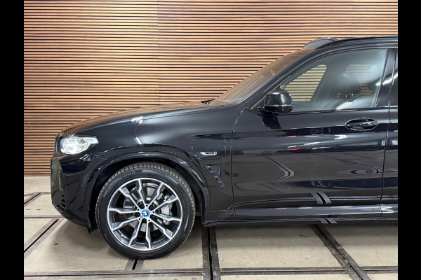 BMW X3 XDrive30e M-Sport | VOL! | Pano | Shadow Line | HuD | 360 | Parkeerassistent-pakket+ | Driving Assistant | Trekhaak |
