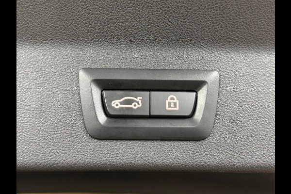 BMW X3 XDrive30e M-Sport | VOL! | Pano | Shadow Line | HuD | 360 | Parkeerassistent-pakket+ | Driving Assistant | Trekhaak |