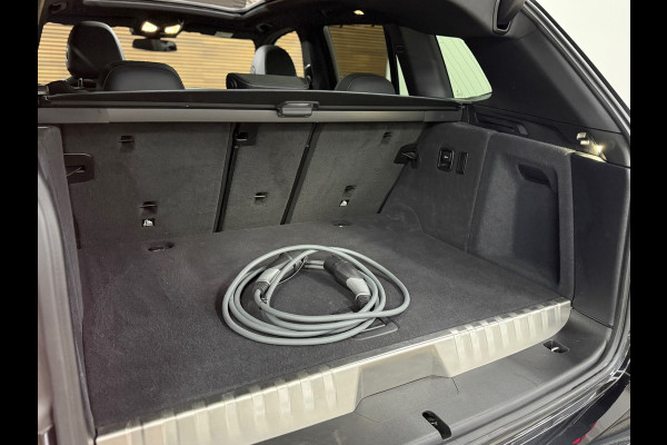 BMW X3 XDrive30e M-Sport | VOL! | Pano | Shadow Line | HuD | 360 | Parkeerassistent-pakket+ | Driving Assistant | Trekhaak |