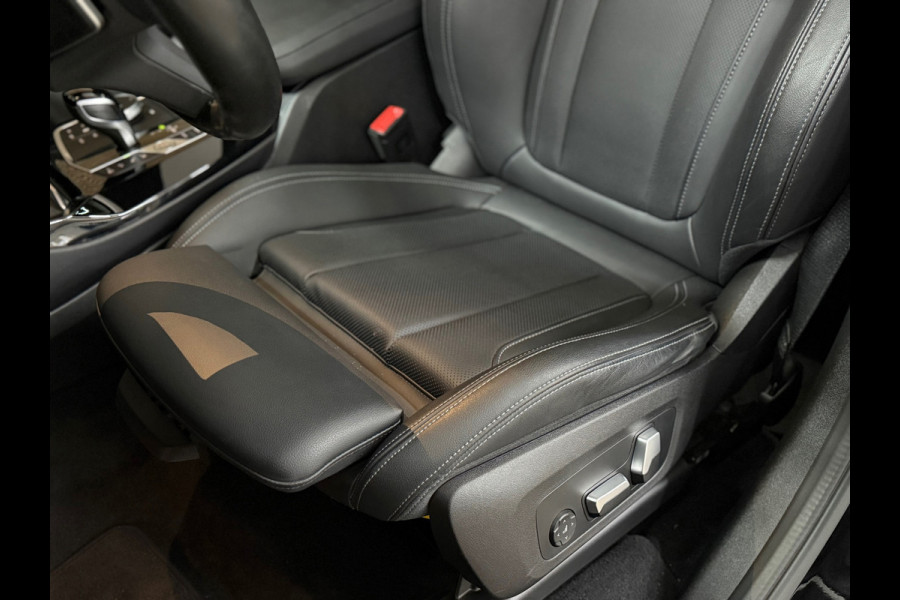 BMW X3 XDrive30e M-Sport | VOL! | Pano | Shadow Line | HuD | 360 | Parkeerassistent-pakket+ | Driving Assistant | Trekhaak |
