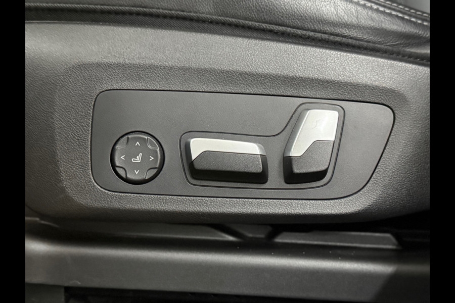 BMW X3 XDrive30e M-Sport | VOL! | Pano | Shadow Line | HuD | 360 | Parkeerassistent-pakket+ | Driving Assistant | Trekhaak |