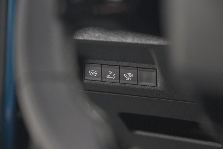 Peugeot 3008 1.2 Hybrid 136 GT | Panoramdak | 360 Camera | Stoelverwarming | Elektrische Kofferklep | Allseason Banden