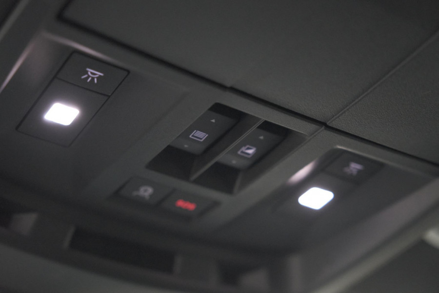 Peugeot 3008 1.2 Hybrid 136 GT | Panoramdak | 360 Camera | Stoelverwarming | Elektrische Kofferklep | Allseason Banden