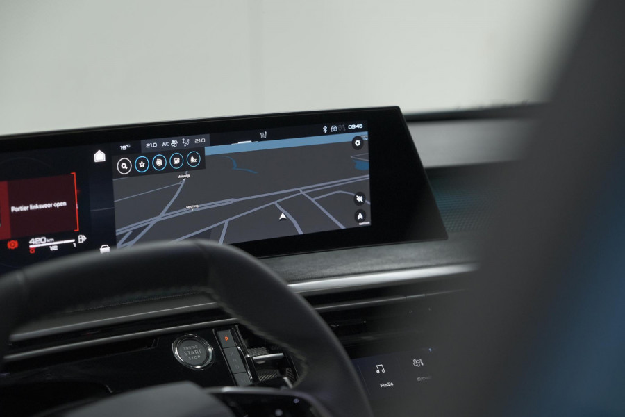 Peugeot 3008 1.2 Hybrid 136 GT | Panoramdak | 360 Camera | Stoelverwarming | Elektrische Kofferklep | Allseason Banden