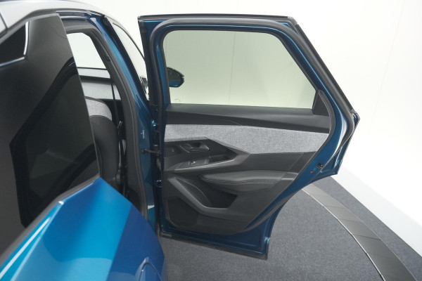 Peugeot 3008 1.2 Hybrid 136 GT | Panoramdak | 360 Camera | Stoelverwarming | Elektrische Kofferklep | Allseason Banden