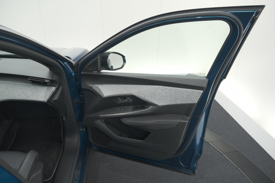 Peugeot 3008 1.2 Hybrid 136 GT | Panoramdak | 360 Camera | Stoelverwarming | Elektrische Kofferklep | Allseason Banden