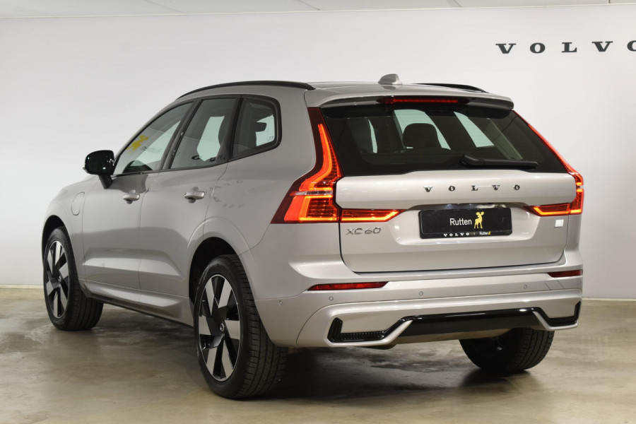 Volvo XC60 T6 350PK Automaat Plug-in Hybrid AWD Ultra Dark / Navigatie / Adaptieve Cruise control / Head Up-Display / Panorama dak / Leder / Elektrische stoelen / 360 Camera / Trekhaak / 20"