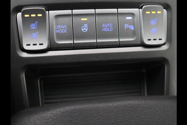 Hyundai Kona EV Premium 64 kWh | SOH 100% | 3 Fase | Stoelventilatie | Leder | Head-Up | Warmtepomp | Camera | Achterbankverwarming | Carplay | Navigatie | Adaptive cruise | Keyless | Parkeerhulp