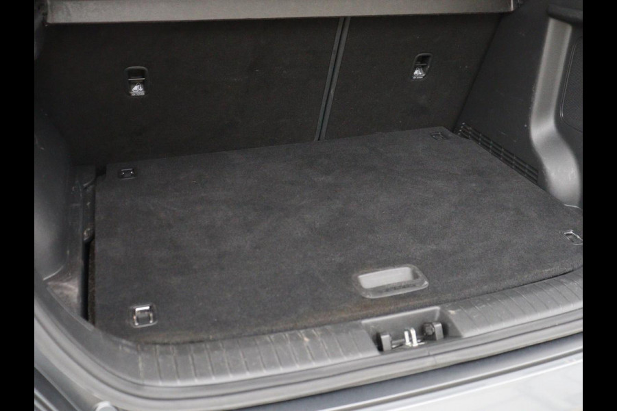 Hyundai Kona EV Premium 64 kWh | SOH 100% | 3 Fase | Stoelventilatie | Leder | Head-Up | Warmtepomp | Camera | Achterbankverwarming | Carplay | Navigatie | Adaptive cruise | Keyless | Parkeerhulp