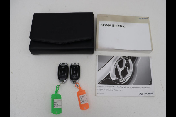 Hyundai Kona EV Premium 64 kWh | SOH 100% | 3 Fase | Stoelventilatie | Leder | Head-Up | Warmtepomp | Camera | Achterbankverwarming | Carplay | Navigatie | Adaptive cruise | Keyless | Parkeerhulp