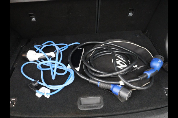 Hyundai Kona EV Premium 64 kWh | SOH 100% | 3 Fase | Stoelventilatie | Leder | Head-Up | Warmtepomp | Camera | Achterbankverwarming | Carplay | Navigatie | Adaptive cruise | Keyless | Parkeerhulp
