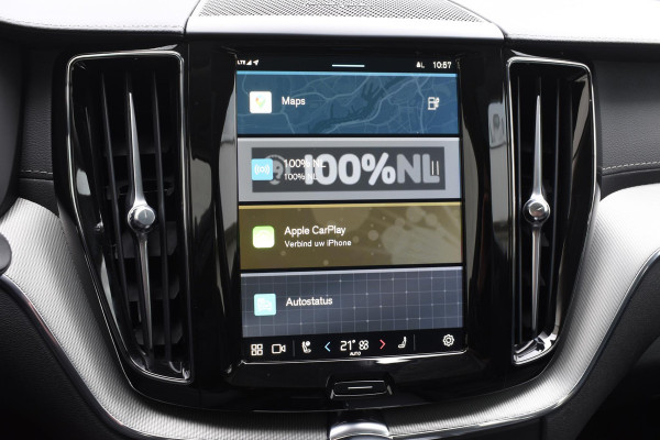 Volvo XC60 T6 350PK Automaat Plug-in Hybrid AWD Ultra Dark / Navigatie / Adaptieve Cruise control / Head Up-Display / Panorama dak / Leder / Elektrische stoelen / 360 Camera / Trekhaak / 20"