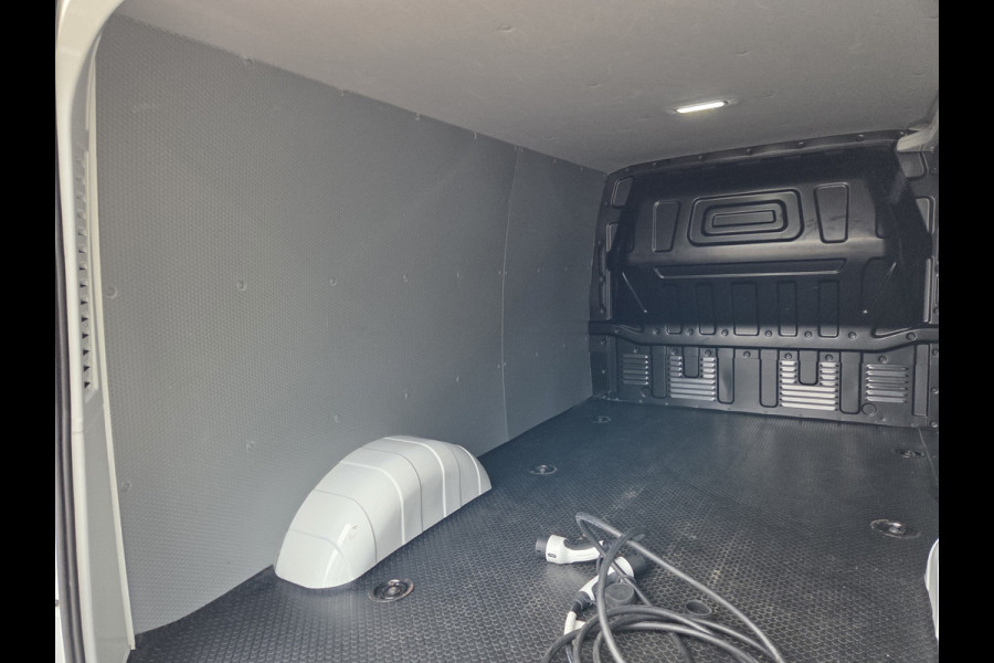 Maxus eDeliver 3 LWB 52,5 kWh L2 Lang Cruise control Camera Airco Aviloo Rapport 96,1% WLTP 234-243 KM