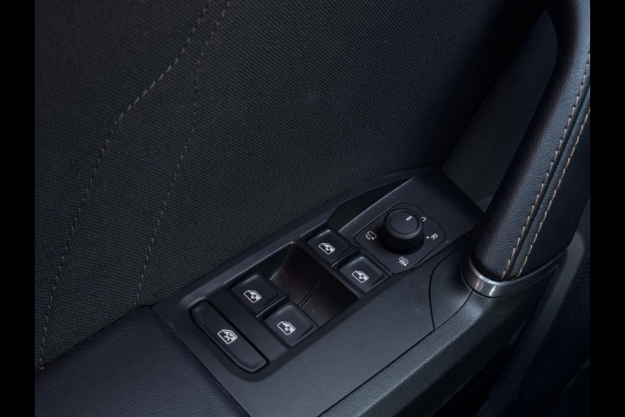 CUPRA Leon 1.5 e-TSI 2025 GARANTIE NAVI CLIMATE APPLE CARPLAY LEDER