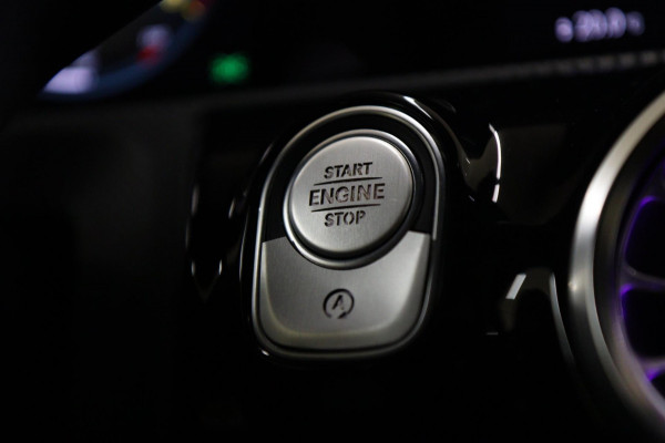 Mercedes-Benz A-Klasse 200 AMG NAP/PANO/KEYLESS/CARPLAY/SFEER/VOL