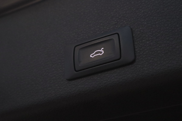 Audi e-tron e-tron 50 quattro Launch edition plus 71 kWh Memory Keyless Go/Start ACC ECC Carplay