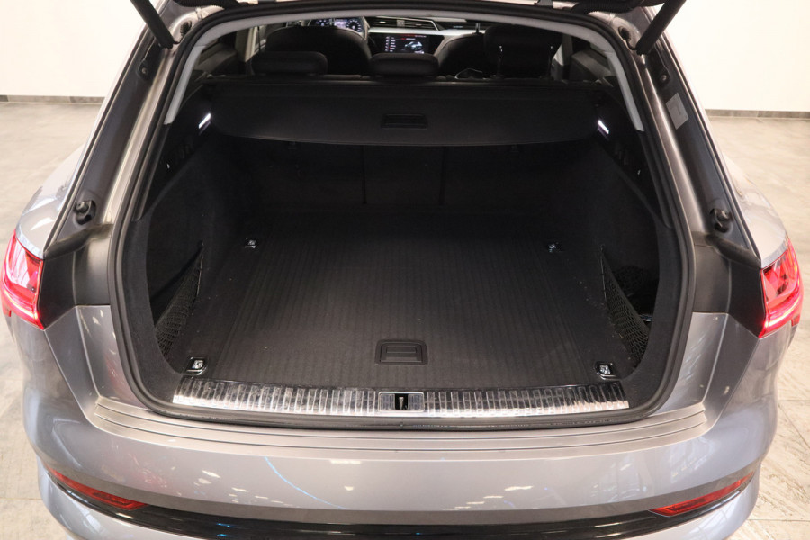 Audi e-tron e-tron 50 quattro Launch edition plus 71 kWh Memory Keyless Go/Start ACC ECC Carplay