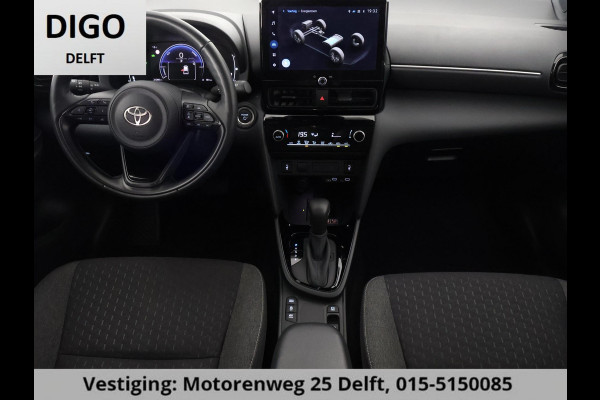 Toyota Yaris Cross 1.5 HYBRID DYNAMIC LUXERY BIJNA 2025 GARANT 12-'34 PDC V+A. BLIND SPOT. STUUR/STOELVERWARMING APPLE CARPLAY/ANDROID.