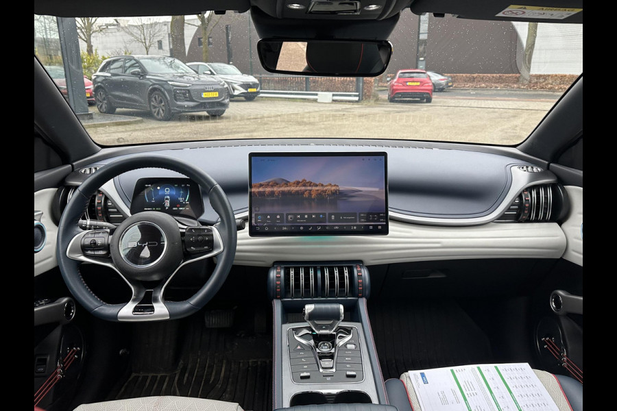 BYD ATTO 3 Design SOH 94% | GROOT SCHERM + ELEKTRISCHE KOFFERRUIMTEKLEP | COMPLETE AUTO | RIJKLAAR INCL. FABRIEKSGARANTIE T/M 2029 | AANDRIJFLIJN EN ACCU T/M 2031