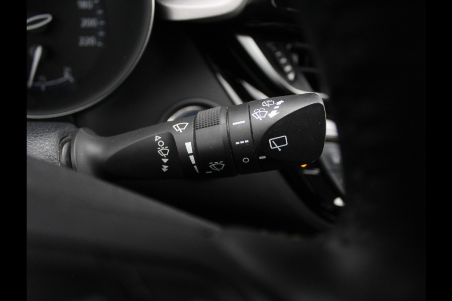 Toyota C-HR 1.8 Hybrid Active CAMERA | ADAPCRUISE | CARPLAY | LED | LMV17 | AFNBTRHAAK | STOELVERW | CLIMATE