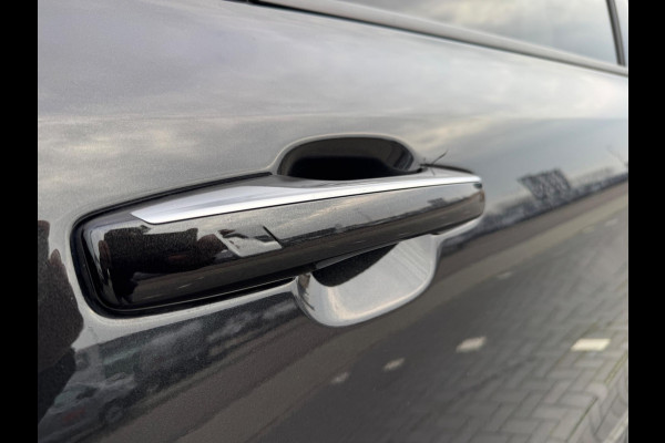 Lynk & Co 01 1.5 Bomvol Black Edition 261PK 360°Camera Zwarte hemel