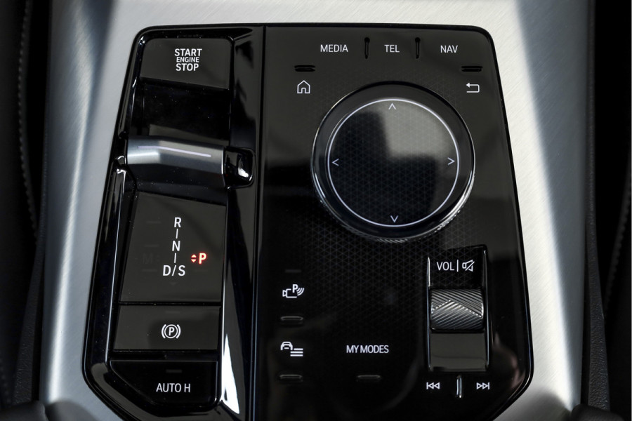 BMW X3 30e xDrive M Sport | Pano | Profesional Pack | Memory | Harman/Kardon | Glow Grille | Matrix LED | 360 Camera | LM 20" | 1133