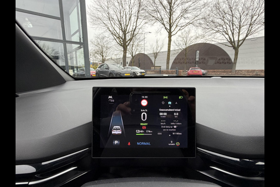 MG Mg4 electric Luxury 64 kWh SOH 95%  7 JAAR GARANTIE BIJ MG| SUPER COMPLETE AUTO| RONDOMZICHT CAMERA| STOEL+ STUUR VERWARMING| DODE HOEK