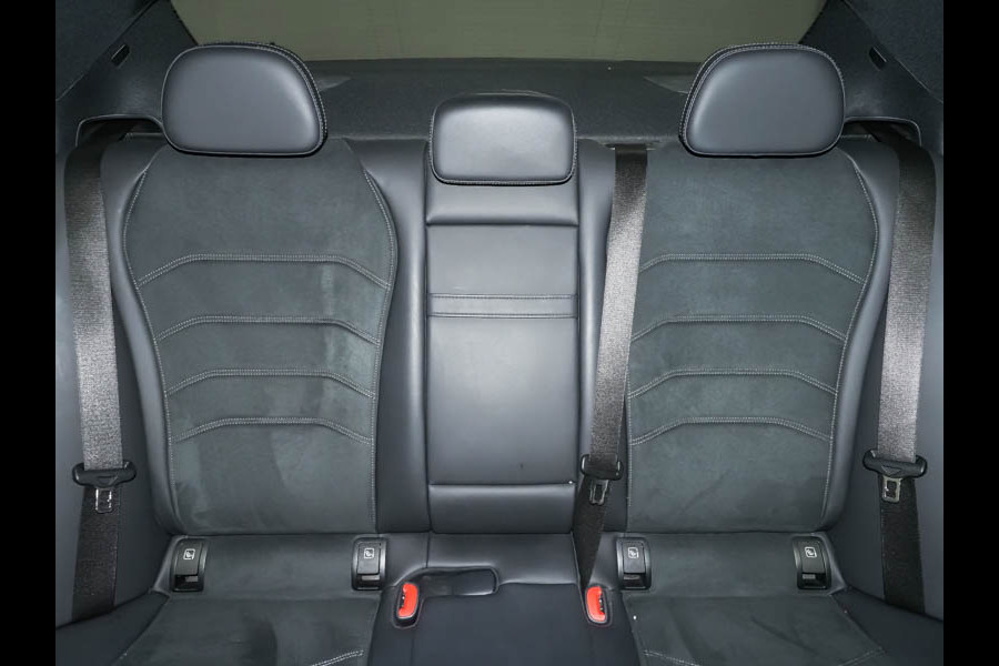 Mercedes-Benz E-Klasse 300 e AMG Plug-In Hybride AMG Line | Night Pakket | Panorama Schif-Kanteldak | MBUX Superscreen | Burmester® | 20 Inch AMG Velgen. Inclusief 24 maanden MB Certified garantie voor Europa.