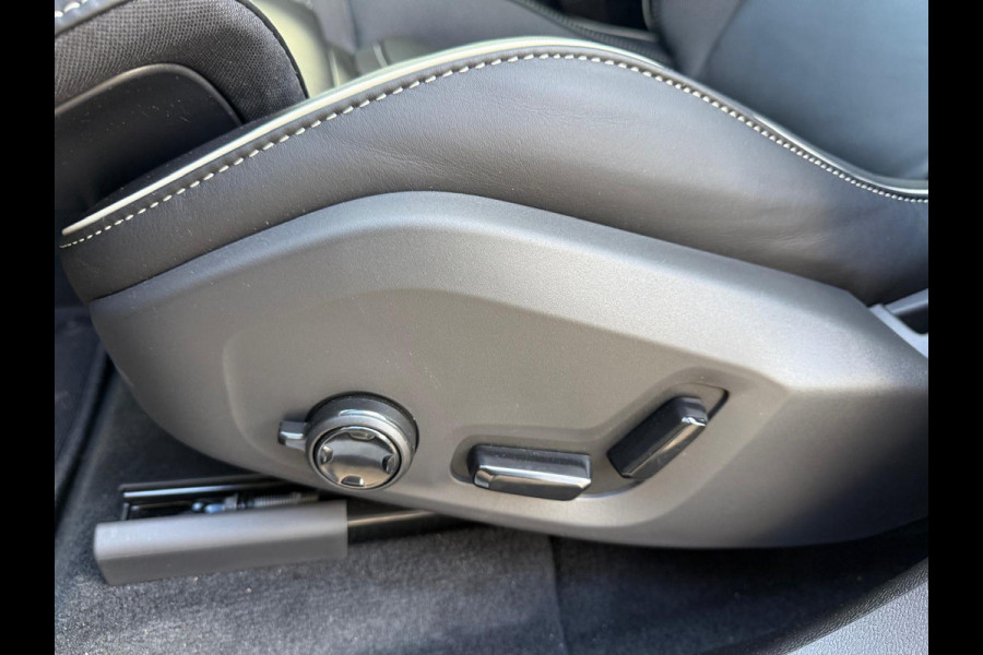 Volvo XC60 2.0 T6 Plug-in hybrid AWD Ultra Black Edition