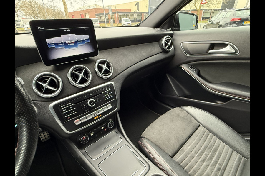 Mercedes-Benz GLA BWJ 2018 | 200 157PK Premium Plus AUTOMAAT | PANO DAK | CAMERA A | AMG-LINE | CLIMA | NAVI | STOELVERW | LEDER/ALCANTARA |